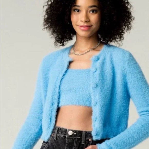 CHARLIE HOLIDAY Lenny Fuzzy Blue Cropped Buttoned Cardigan Size 4 - Picture 4 of 6